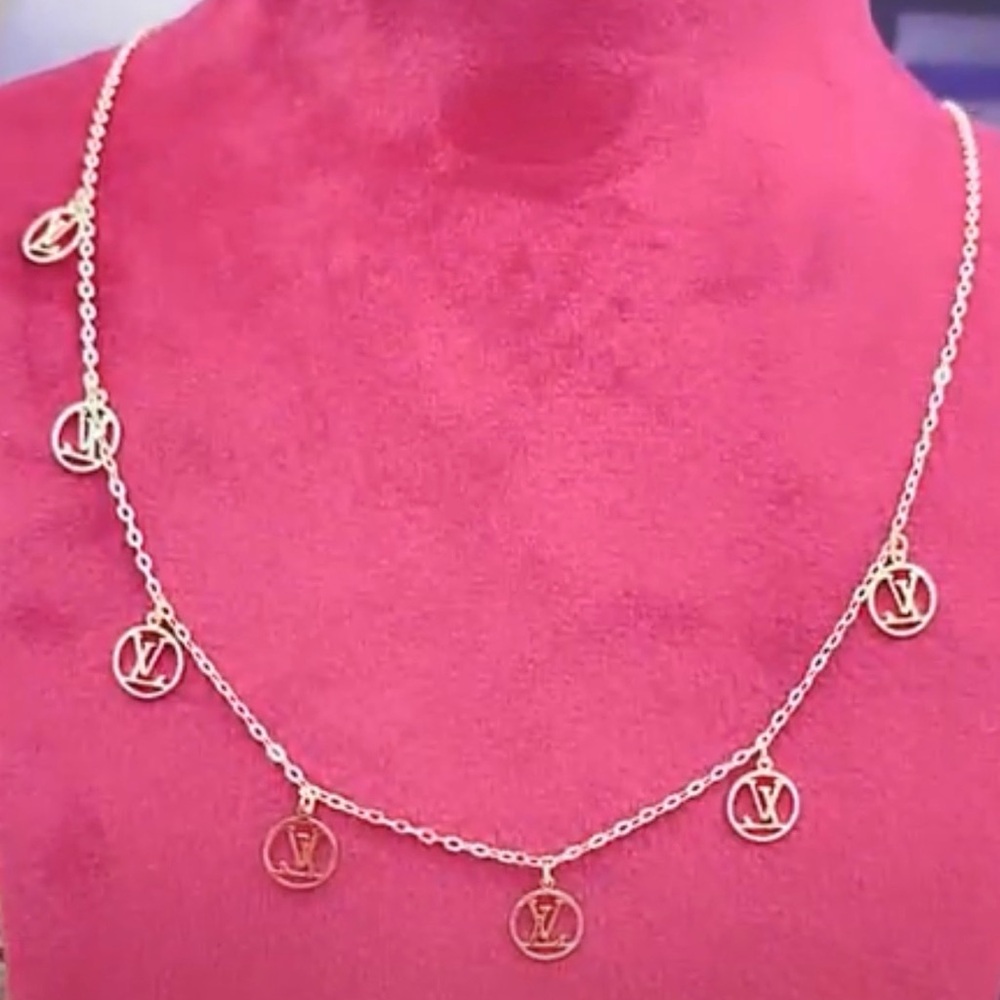 ❤️SOLD❤️21k Saudi gold 16-18 inc.